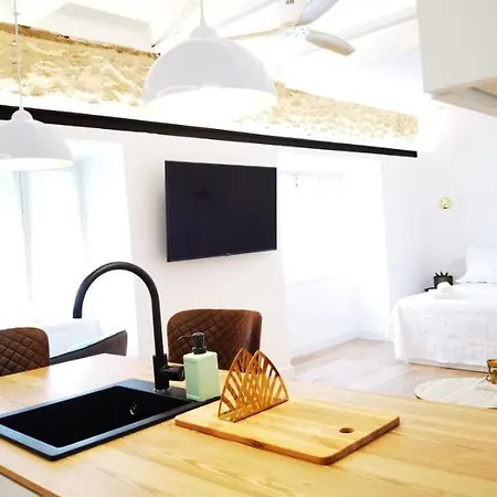 MANZANO PALACE. Habitaciones y Suites 30 m2 en la Plaza Mayor-2